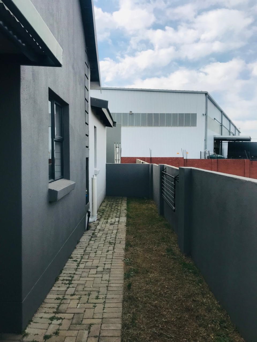 2 Bedroom Property for Sale in Aberdeen Eastern Cape